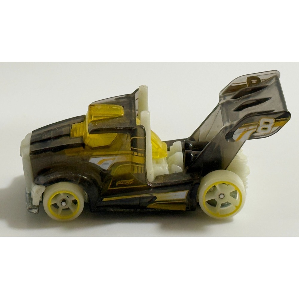 Hot Wheels 2013 Mattel Monster Jam RIG STORM 8 Truck Clear/Yellow/White